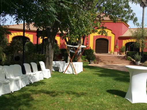 Jardín exterior para recepción de boda en Finca la Reunida, Niebla